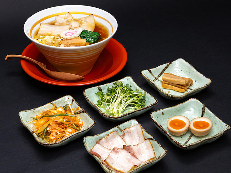 仕込みや盛り付けもお願いします♪