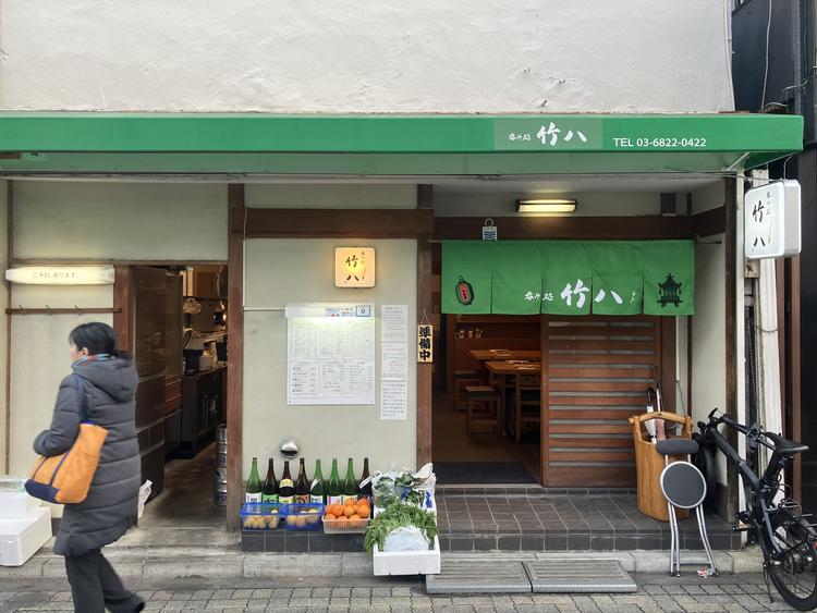 広い道路に面した路面店