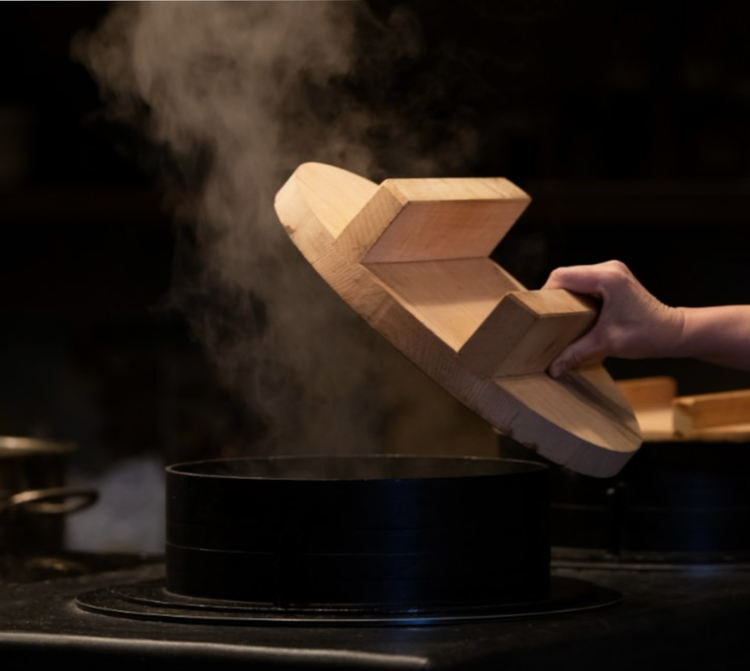 南部鉄の羽釜で炊く最高のごはん