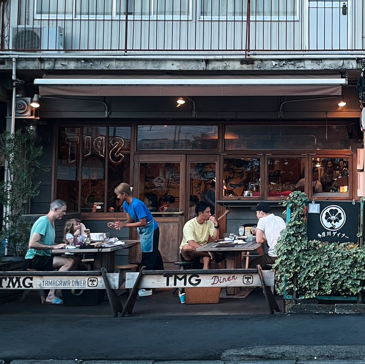 河川敷沿いのダイナー★