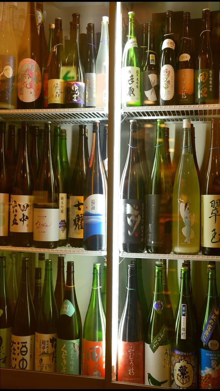 日本酒は常時100種以上在庫！