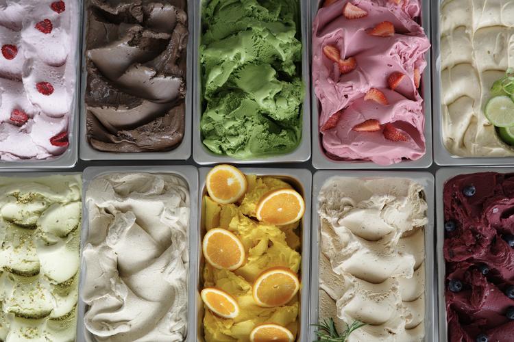 フルーツを使用した自家製ジェラート。