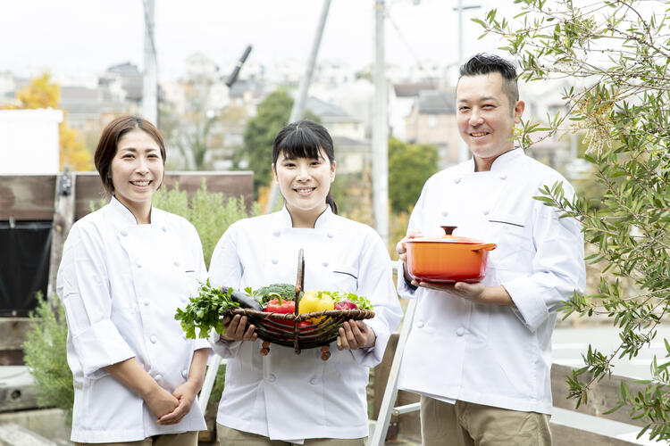 スタッフ積極採用中です◎