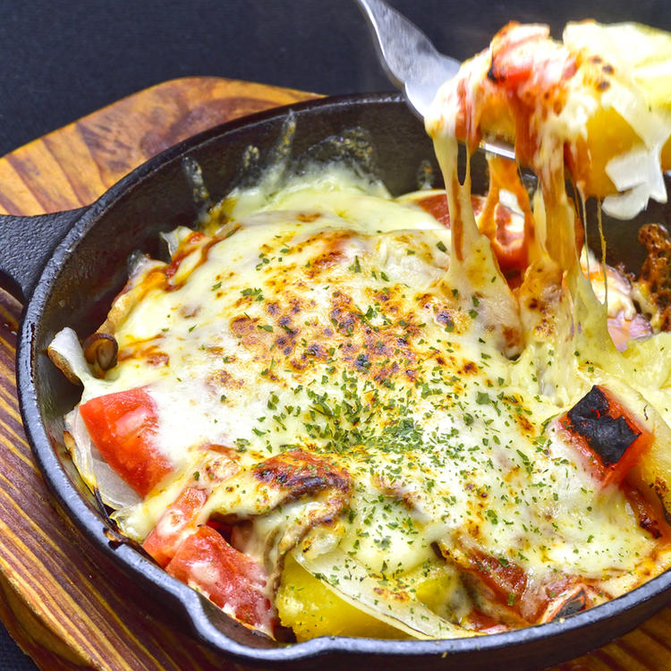 人気のまぐろぶつ、中トロぶつの盛合せ