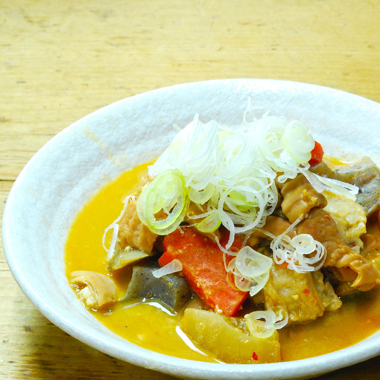 創業時からの定番人気、モツ煮込み