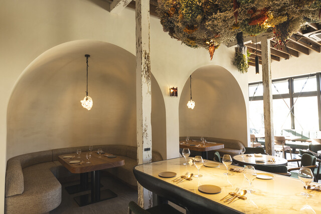 公園を見渡せる心地よいロケーション