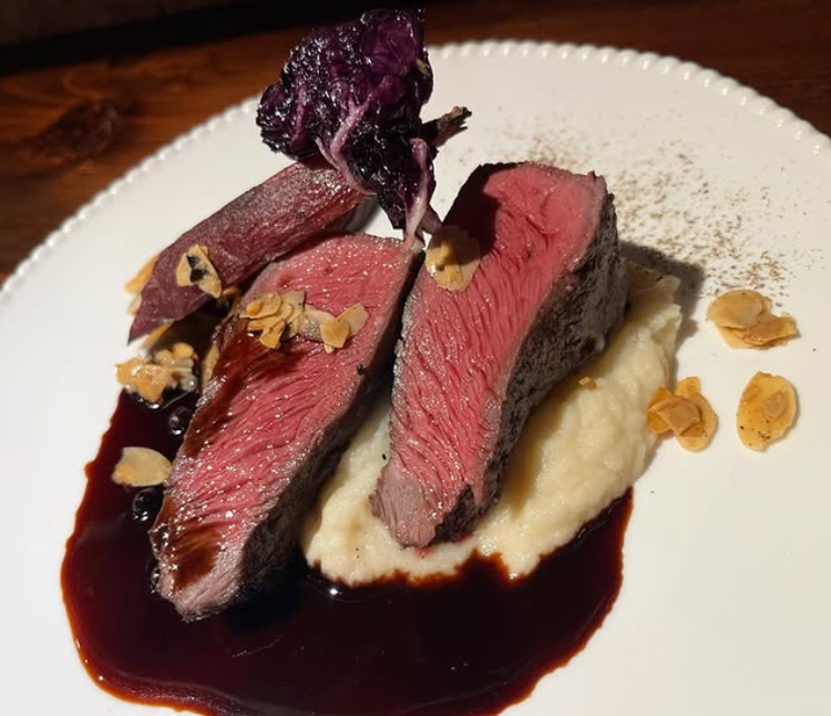 料理は「原価率が心配！」と大好評♪