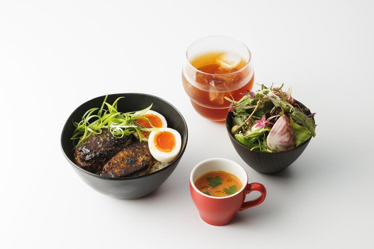 名物トリュフ香るフォアグラハンバーグ丼