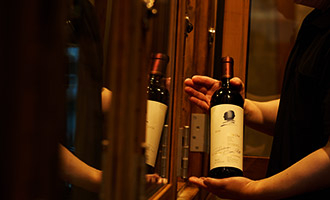 ワインも学べる高級焼き肉店！