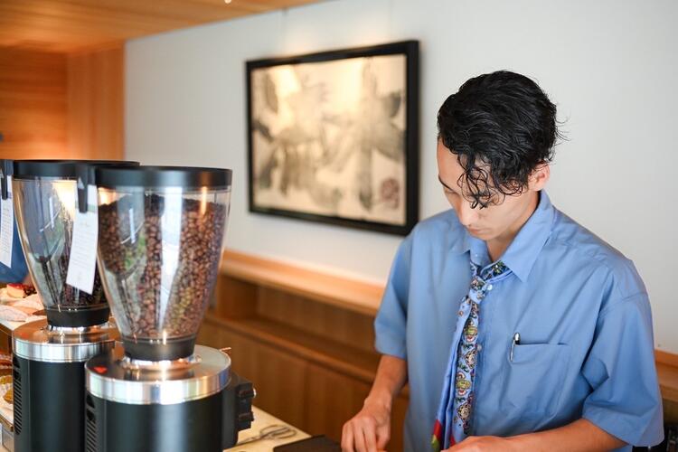 古門前通りのお洒落ななスタンドカフェ