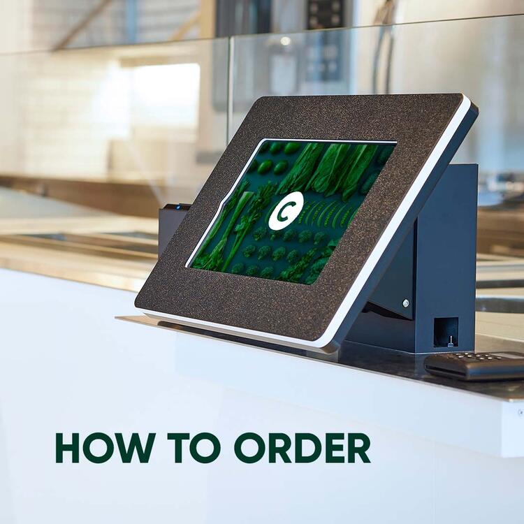 注文は、店頭のタブレットやスマホから。