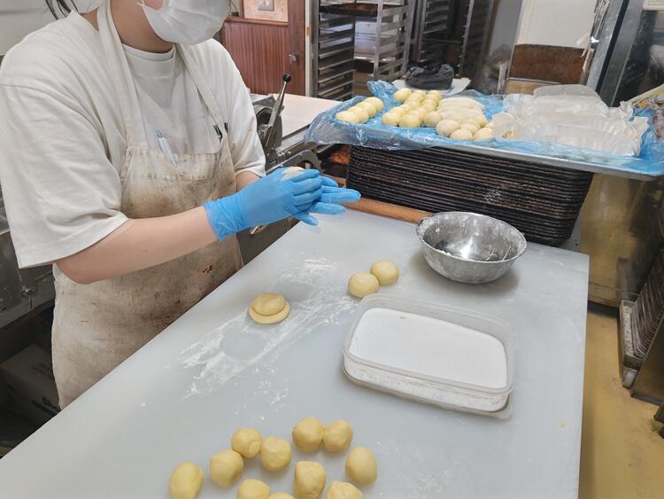 パン職人＆販売スタッフを募集★