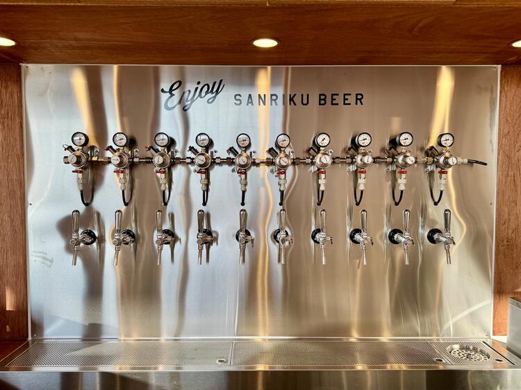 10タップを常設し、10種のビールを提供