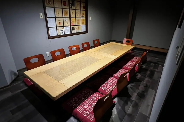 全席個室の落ち着いた店内