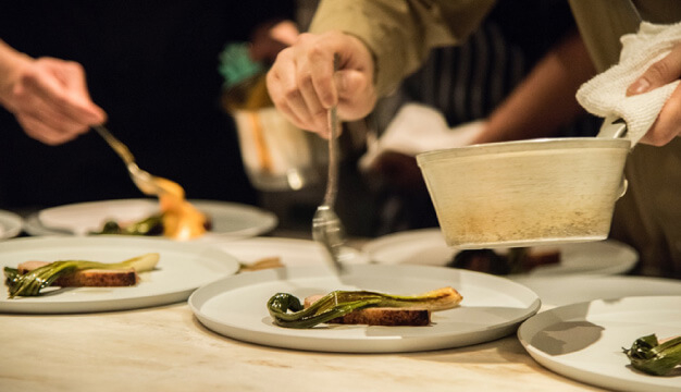 ジャンルにとらわれず食を通して感動を！