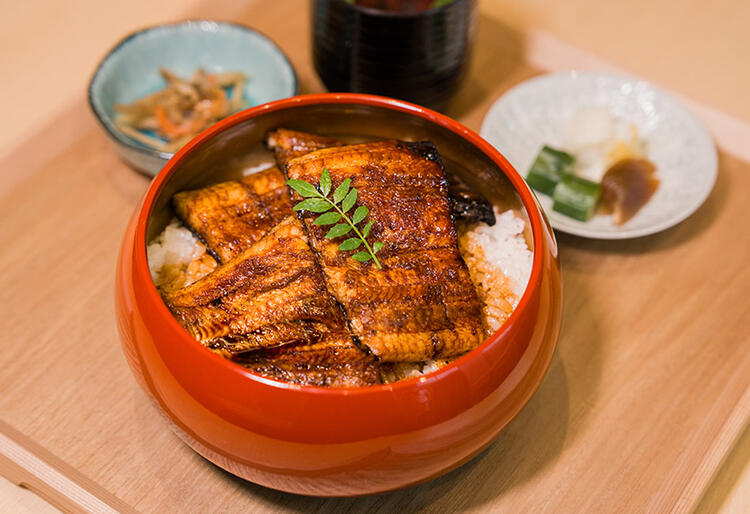 うな重や鰻長焼き、ひつまぶしで堪能