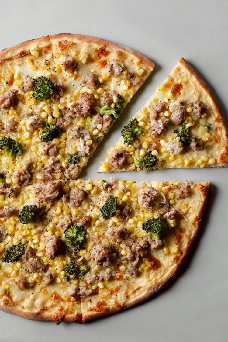 種類豊富なジン＆ピザが自慢です！