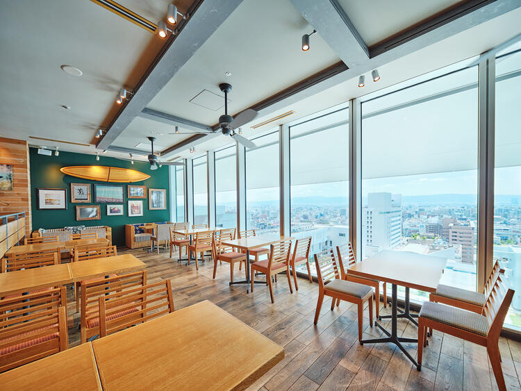眺望抜群の店内です♪