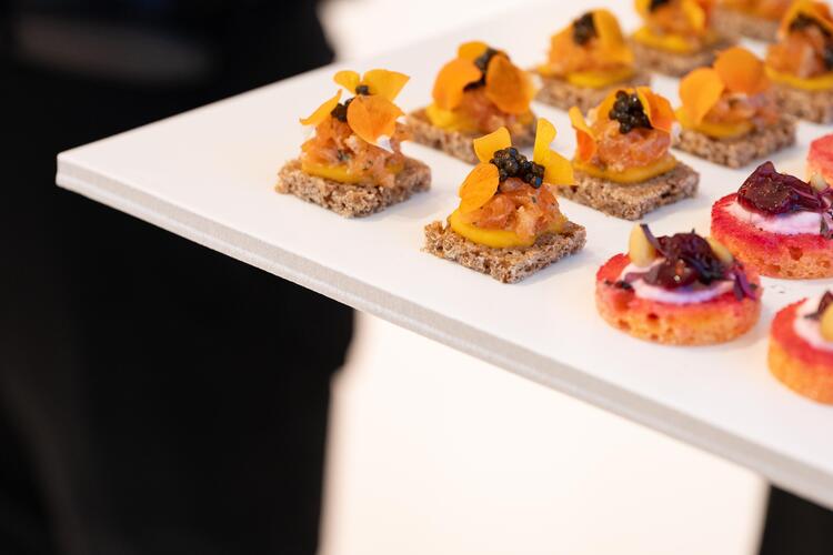 様々な国のエッセンスを加えた料理も大人気