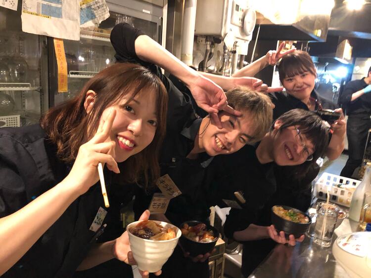 まかない付＆誕生日プレゼントなど待遇充実