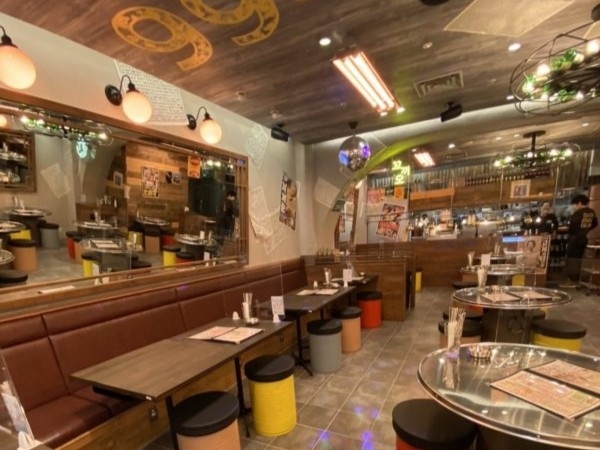 本場韓国の雰囲気を味わえる店内