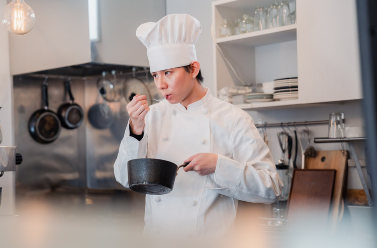 料理長は28歳の若手です！※イメージ画像