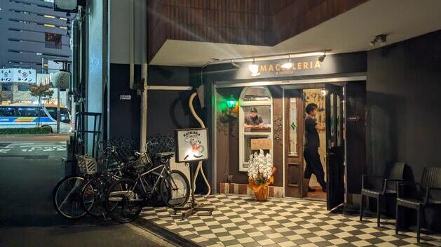 人気の福島の路面店。路地裏の隠れ家