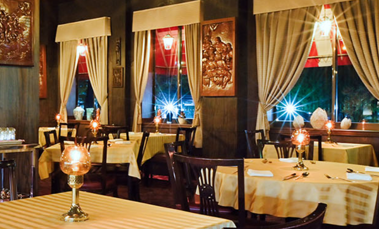 高級感あふれるシックで静かな空間