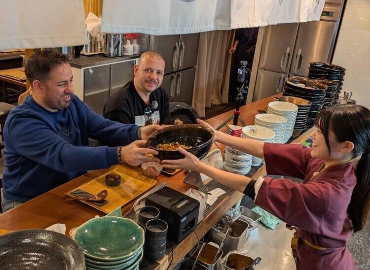 外国人も活躍中♪※画像は既存店