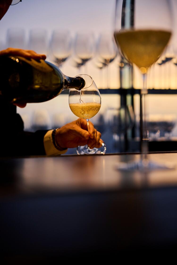 天空のバーラウンジというお洒落な空間