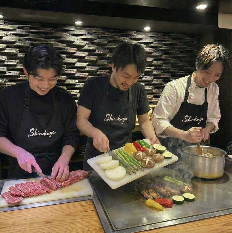 20〜30代中心。年功序列なしの共闘。