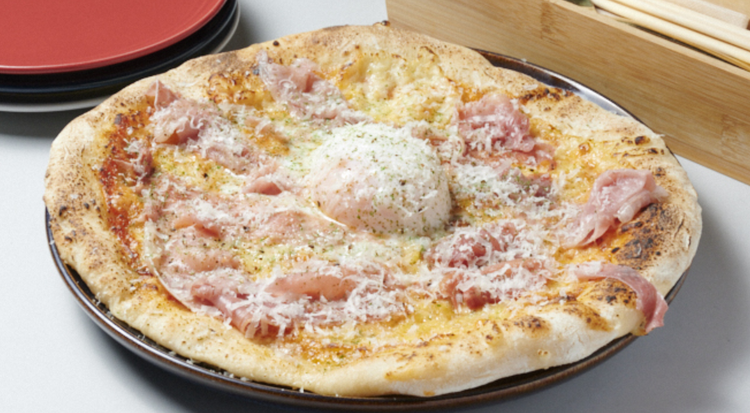 ピザやパスタもソースからこだわっています