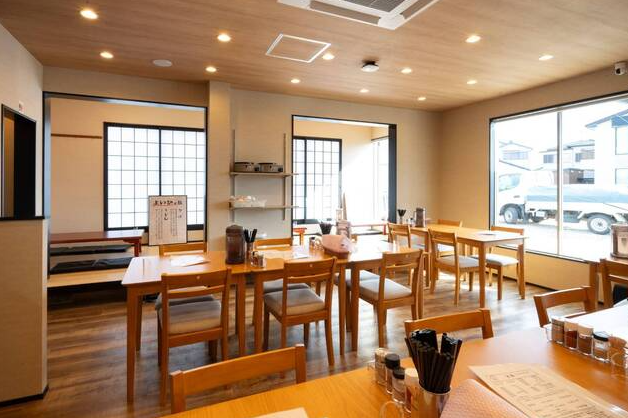 店内は明るく清潔な雰囲気♪