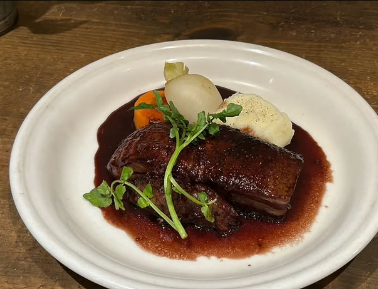 お酒に合う料理を種類豊富にご用意