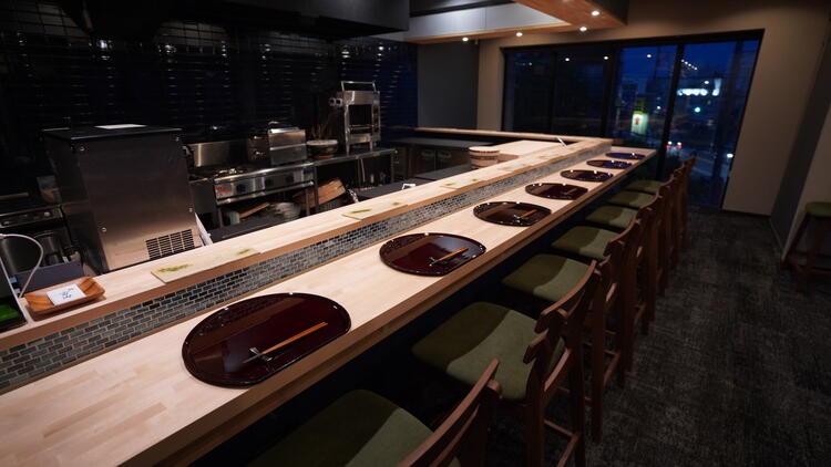 料理はおまかせコースのみ