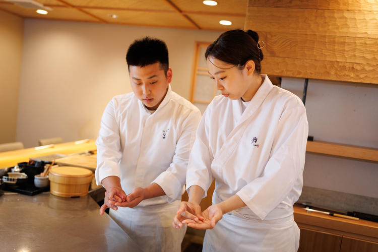 カウンターでの接客力も向上します。