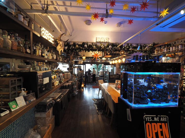 店内は落ち着いた雰囲気