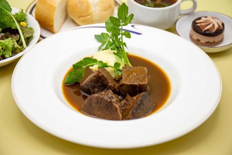 基本16時まで、遅くても18時には退社可