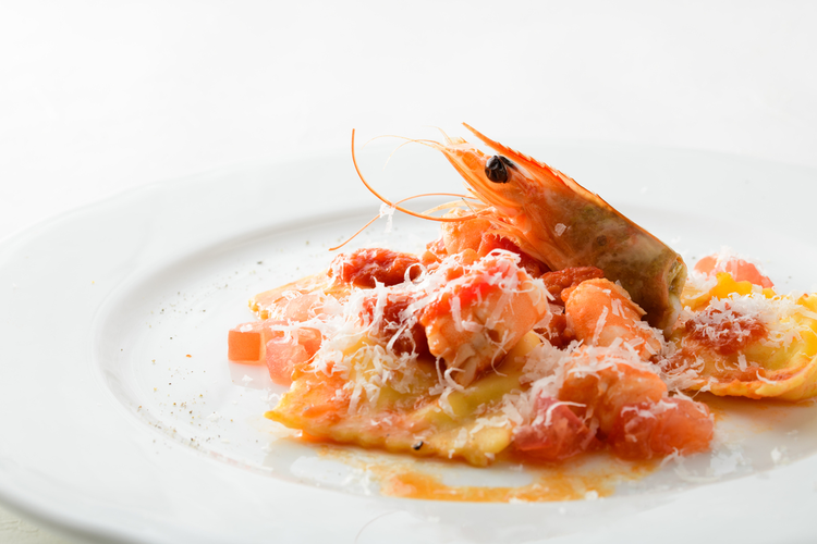 三崎漁港より仕入れる新鮮な魚介類★