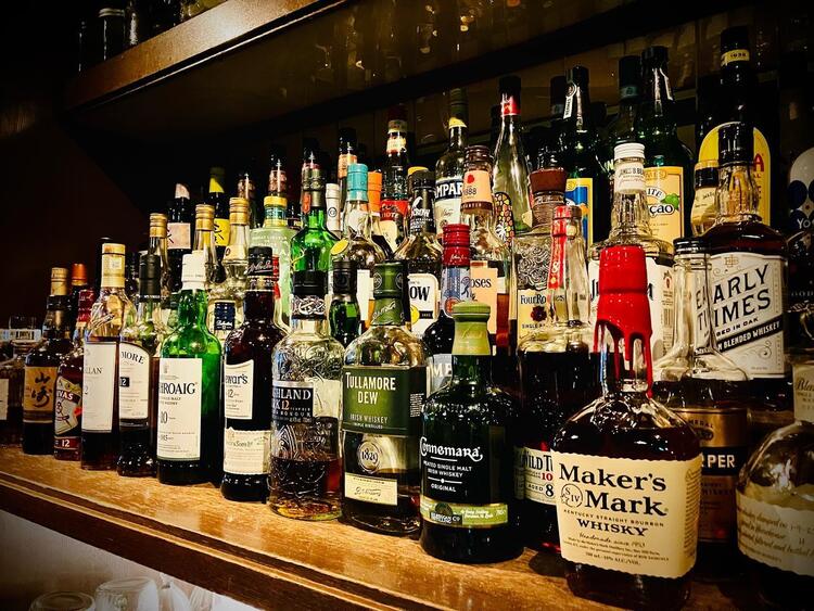 シングルモルト45種類と他に様々なお酒も