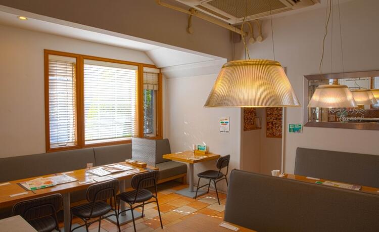 落ち着いた雰囲気が自慢の店内