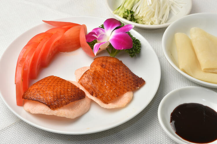 中華といえば北京ダック※写真は既存店