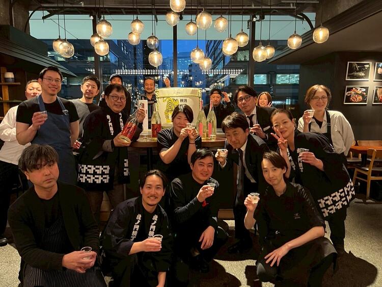 虎ノ門横丁各店との交流も盛んです