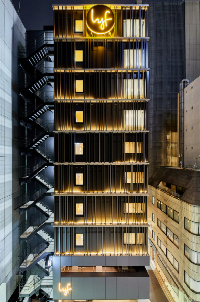 ホテル内のカフェ＆バーでのお仕事です♪