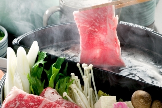 しゃぶしゃぶとすきやきの食べ放題が人気！