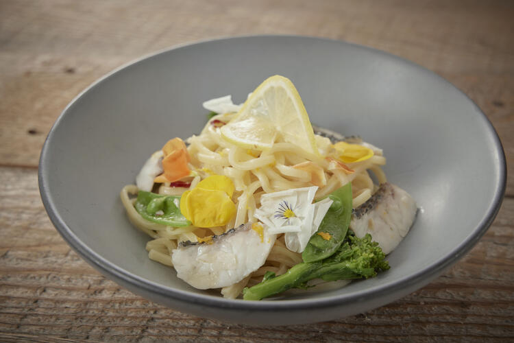 神奈川産など食材にもこだわった料理の数々