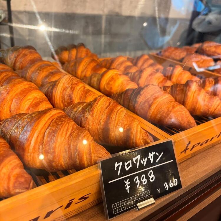 毎日焼きたてのパンをご提供しています。