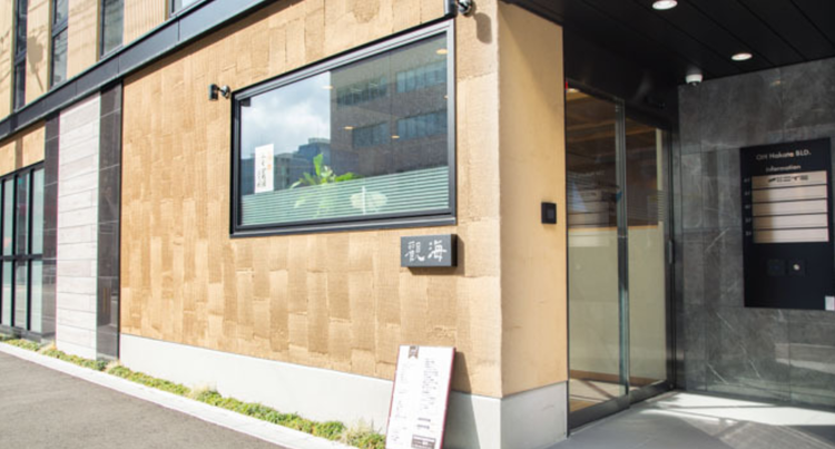 博多駅より徒歩8分！