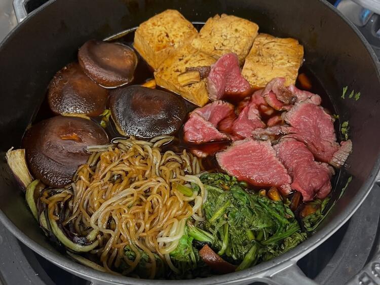 料理には地域の食材をふんだんに使用