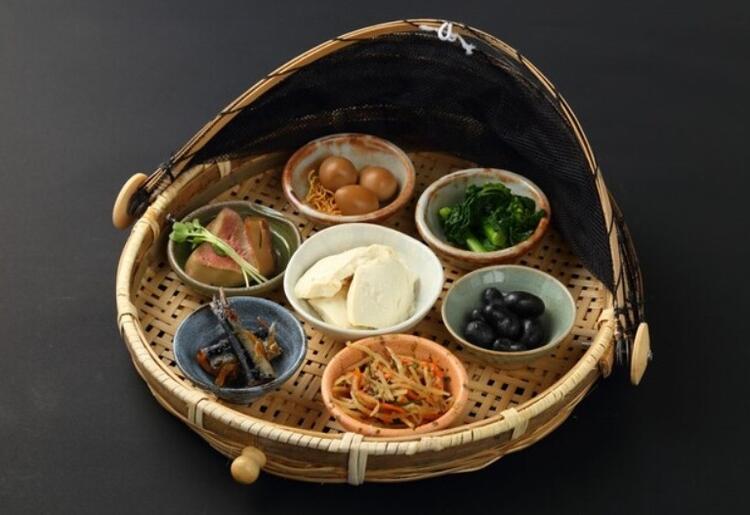 炭火焼き、魚捌き、和牛などこだわりの和食